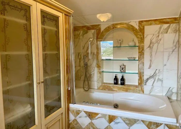 Romantic Vista Apartment