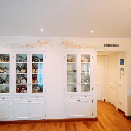 Romantic Vista Apartment